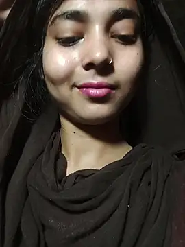 Snapshot of Simran_143 chatting on 07/23/26, 04:27 Simran 143 online show from 07/23/26, 04:27