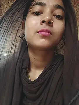 Snapshot of Simran_143 chatting on 07/25/26, 04:54 Simran 143 online show from 07/25/26, 04:54
