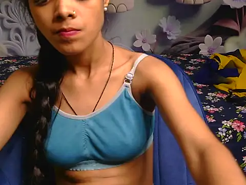 Snapshot of Isha-19 chatting on 07/02/26, 05:35 Isha-19 online show from 07/02/26, 05:35