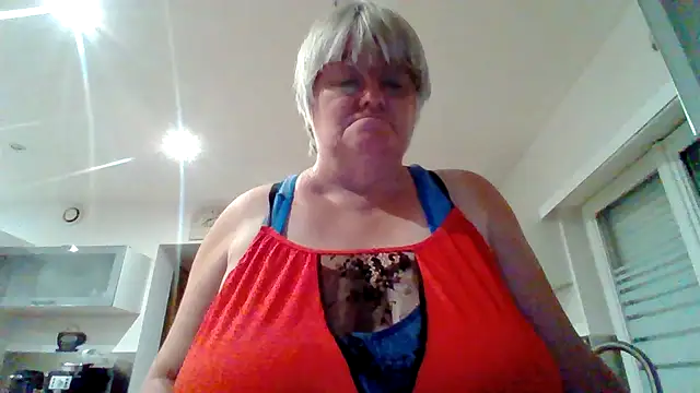 Snapshot of coquinesensuel chatting on 06/25/26, 08:13 coquinesensuel online show from 06/25/26, 08:13