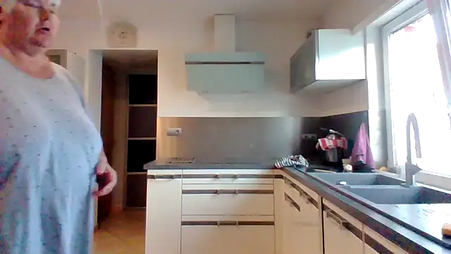 Snapshot of coquinesensuel chatting on 08/04/26, 06:49 coquinesensuel online show from 08/04/26, 06:49
