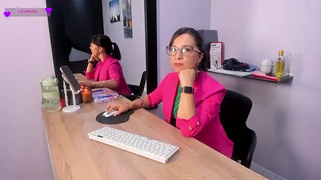 Snapshot of Greta_Borbon_ chatting on 07/10/26, 11:24 Greta Borbon online show from 07/10/26, 11:24