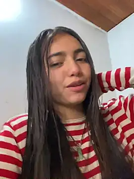 Snapshot of Julia_valentina chatting on 07/05/26, 01:23 Julia valentina online show from 07/05/26, 01:23