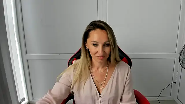 LilyDreamm online show from 07/21/26, 12:40