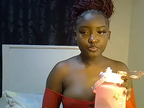 Snapshot of Ebonybarbieeee chatting on 07/06/26, 04:31 Ebonybarbieeee online show from 07/06/26, 04:31