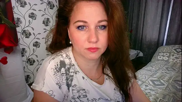 Snapshot of MirandaSummer2 chatting on 06/26/26, 06:29 MirandaSummer2 online show from 06/26/26, 06:29