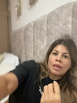 Valen Milf4u online show from 07/06/26, 12:51