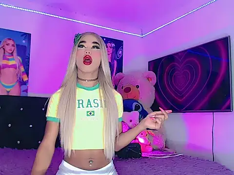 Snapshot of HeidiVanessa chatting on 06/19/26, 01:54 HeidiVanessa online show from 06/19/26, 01:54