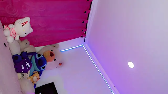 HeidiVanessa online show from 07/15/26, 01:33