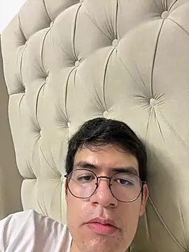 Snapshot of FernanHot69 chatting on 06/19/26, 03:11 FernanHot69 online show from 06/19/26, 03:11
