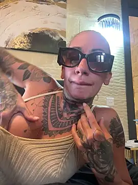 Snapshot of inked_up_jade chatting on 06/19/26, 04:22 inked up jade online show from 06/19/26, 04:22