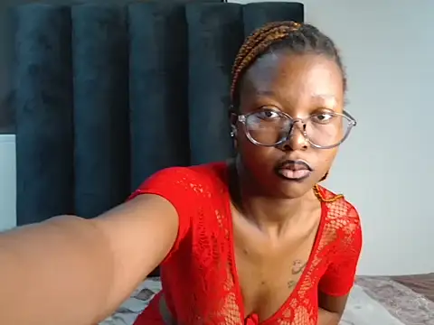 keutypie18 online show from 07/14/26, 04:17