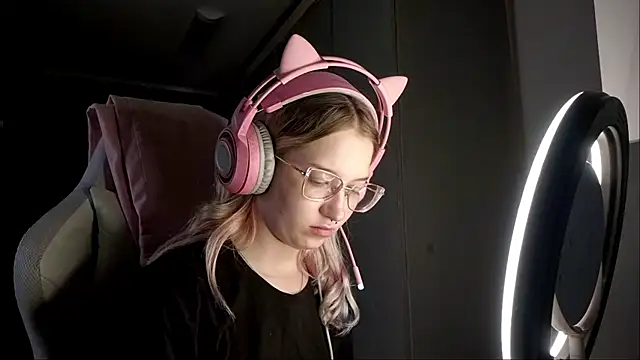 FunnyLila online show from 07/02/26, 06:08