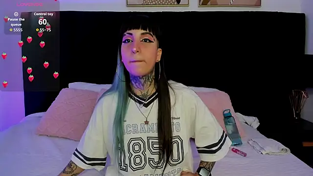 izzy moon7 online show from 07/07/26, 11:14