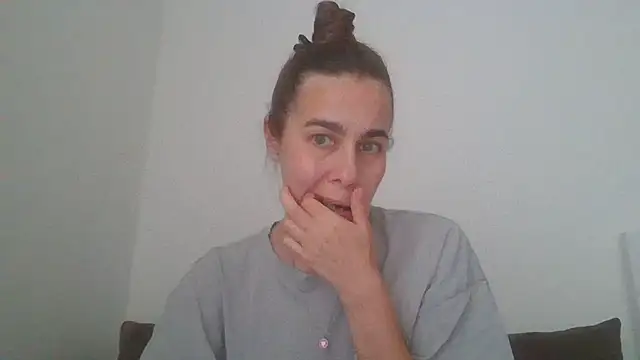 Snapshot of Vanelleda chatting on 07/08/26, 12:53 Vanelleda online show from 07/08/26, 12:53