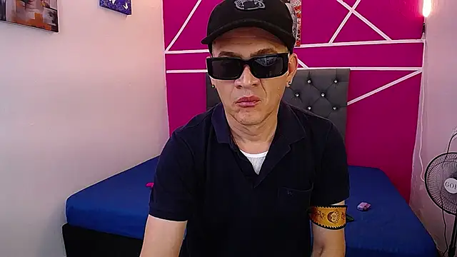 Snapshot of Cesirry_ chatting on 07/16/26, 07:20 Cesirry online show from 07/16/26, 07:20