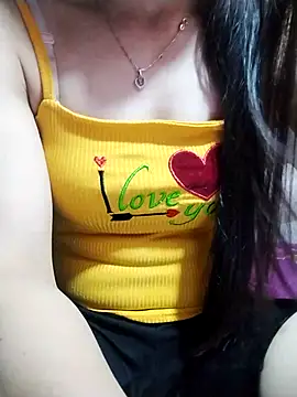 Snapshot of Myy_sexy chatting on 06/27/26, 01:17 Myy sexy online show from 06/27/26, 01:17
