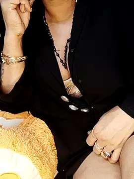 Snapshot of priyamani28 chatting on 08/01/26, 05:34 priyamani28 online show from 08/01/26, 05:34