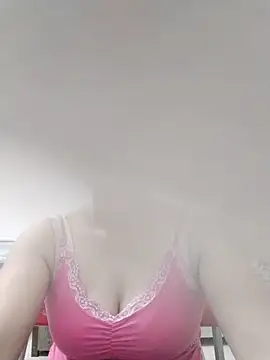 Snapshot of Rri_hot chatting on 06/22/26, 12:02 Rri hot online show from 06/22/26, 12:02