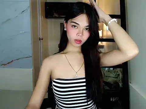 Snapshot of Scarlet_misty chatting on 07/16/26, 07:25 Scarlet misty online show from 07/16/26, 07:25