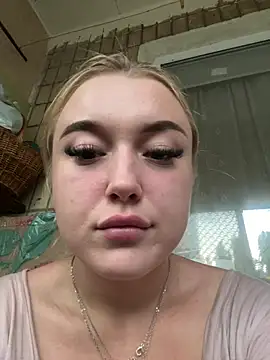 lyalyalii online show from 07/05/26, 05:31