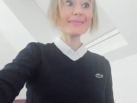 Ssoniaaa online show from 02/18/25, 12:39