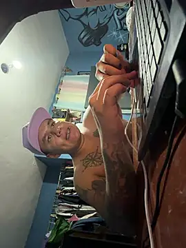 LatinoLeones online show from 06/24/26, 06:34