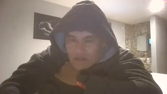LatinoLeones online show from 07/26/26, 04:31