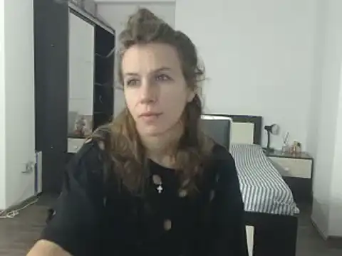 Snapshot of DedeSibel chatting on 01/10/25, 07:57 DedeSibel online show from 01/10/25, 07:57