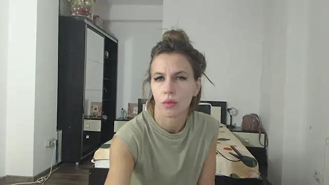 Snapshot of DedeSibel chatting on 01/24/25, 11:37 DedeSibel online show from 01/24/25, 11:37
