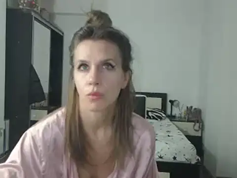 Snapshot of DedeSibel chatting on 01/31/25, 09:26 DedeSibel online show from 01/31/25, 09:26