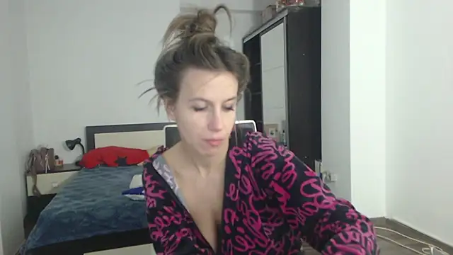 Snapshot of DedeSibel chatting on 02/25/25, 02:33 DedeSibel online show from 02/25/25, 02:33