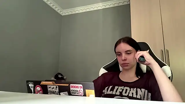 martinienjoyer online show from 07/07/26, 10:08