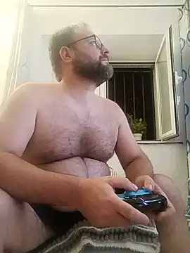Snapshot of ashur88 chatting on 07/10/26, 10:45 ashur88 online show from 07/10/26, 10:45