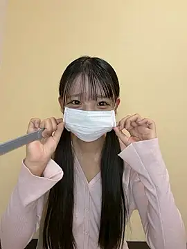 Snapshot of risa_____ chatting on 07/06/26, 01:52 risa online show from 07/06/26, 01:52