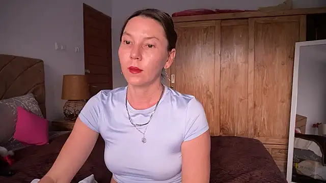 Snapshot of kittycat4you chatting on 12/30/24, 10:10 kittycat4you online show from 12/30/24, 10:10