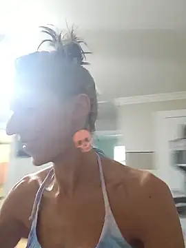 lil jiggly online show from 08/04/26, 10:56