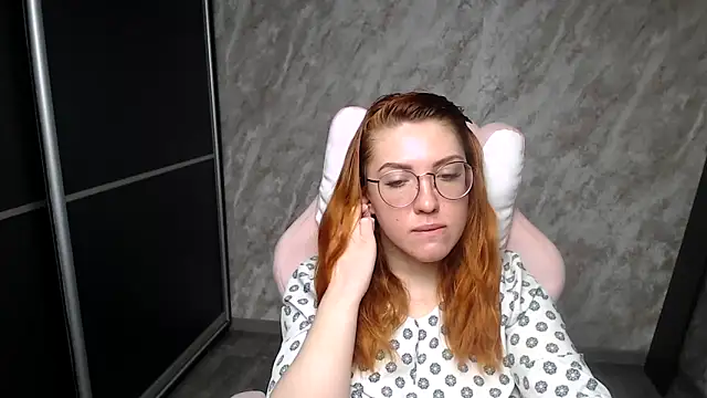 Reginasmilee online show from 02/15/26, 04:42