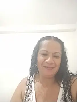 Snapshot of Yenifer_caisedo chatting on 06/24/26, 12:04 Yenifer caisedo online show from 06/24/26, 12:04
