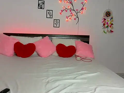 Sizzling Shanayaa online show from 07/20/26, 08:50