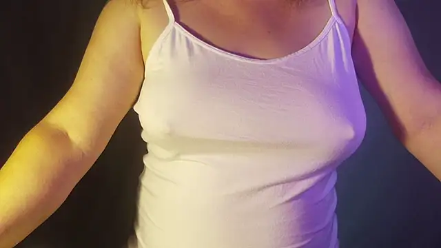Snapshot of sexynipl chatting on 07/28/26, 03:21 sexynipl online show from 07/28/26, 03:21