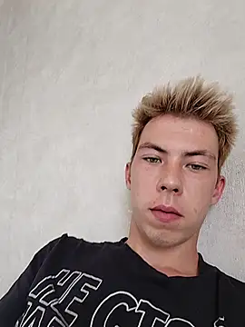 Snapshot of ShifterXLisa chatting on 06/27/26, 03:11 ShifterXLisa online show from 06/27/26, 03:11