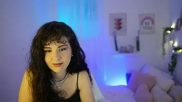 Daisy Lowe online show from 07/17/26, 07:41