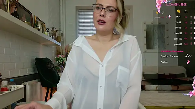 Snapshot of BeautyeyesLovely chatting on 11/26/25, 07:20 BeautyeyesLovely online show from 11/26/25, 07:20