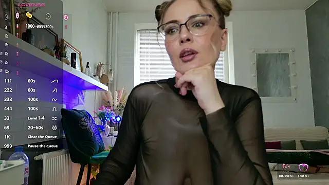 Snapshot of BeautyeyesLovely chatting on 02/21/26, 07:20 BeautyeyesLovely online show from 02/21/26, 07:20