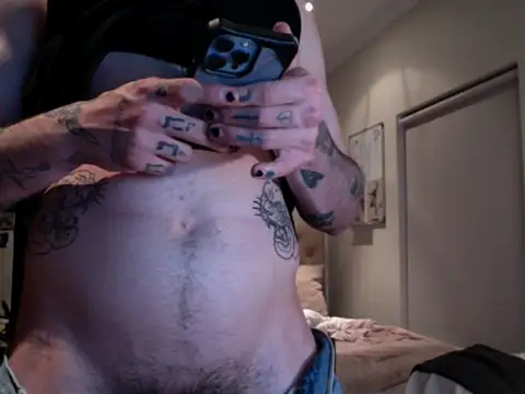 Snapshot of NAUGHTYSHAUDY chatting on 06/24/26, 07:57 NAUGHTYSHAUDY online show from 06/24/26, 07:57