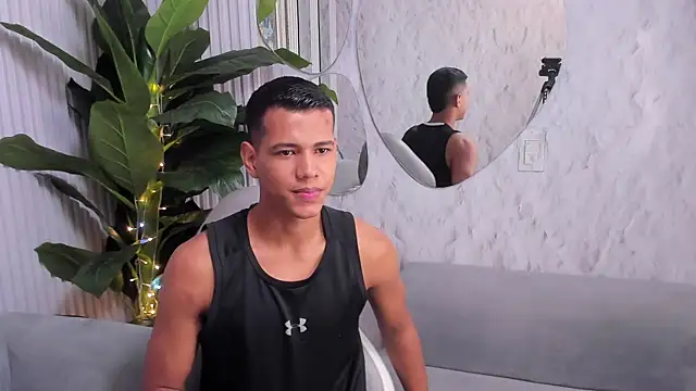 Noah sexhotty online show from 07/05/26, 02:18