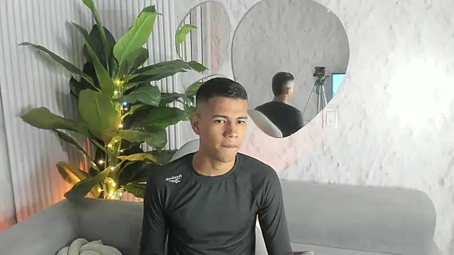 Noah sexhotty online show from 07/11/26, 02:03