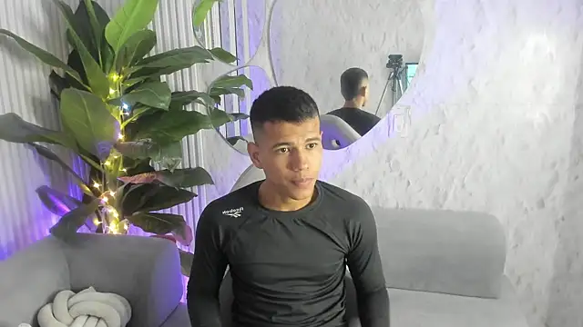 Noah sexhotty online show from 07/12/26, 02:35