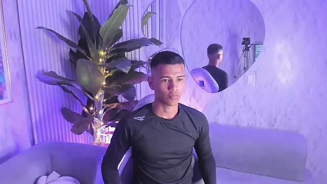 Noah sexhotty online show from 07/19/26, 02:04